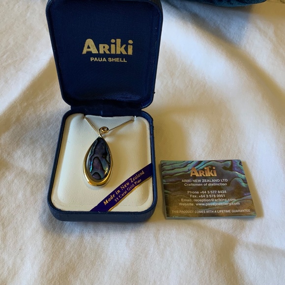 NEW! Ariki Paua Shell and Gold Necklace - Picture 4 of 4